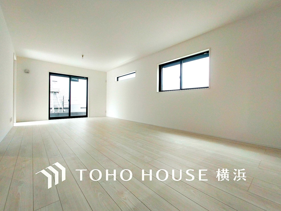 太陽の恵みを受けた明るい空間。吹きぬける風を感じながら爽やかで風通しの良い暮らしが叶います。
