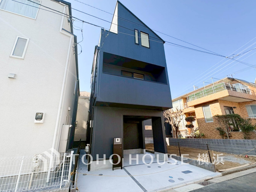 爽やかな青空の下に贅沢なほどに降り注ぐ陽光、豊かな居住性と、クオリティが見事に調和した住空間は、住まうことの喜びを感じさせてくれます。