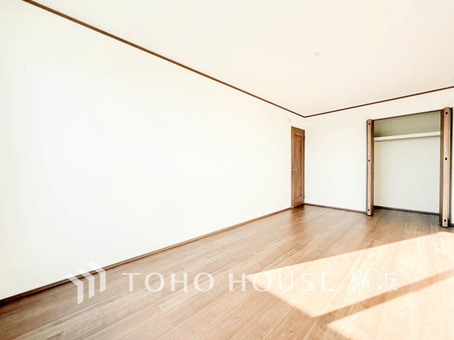 穏やかな寛ぎを届ける上質仕様のゆとりあるお部屋。自分時間を充実させながら心豊かにできるプライベート空間。