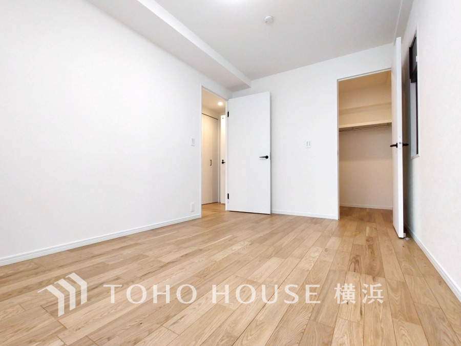 過ぎ行く時間をゆったりと感じることができる落ちついたプライベートルーム。リビングで楽しく過ごした後はゆっくり寛ぎの時間を満喫できます。静かな環境でリラックスタイムを愉しんで。