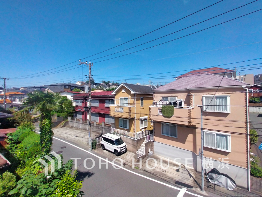 のびやかな眺望の広がる住環境。低層住宅が広がる街並みは、心地よい開放感が漂っています。
