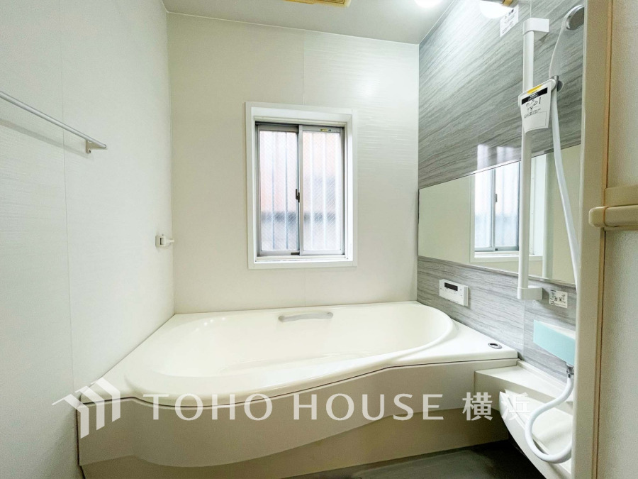 1日の疲れを取り心身を癒すことができる住まいの中のリラクゼーション空間、バスルーム。心からゆったりと寛いでいただけるよう、ゆとりのスペースを確保しています。