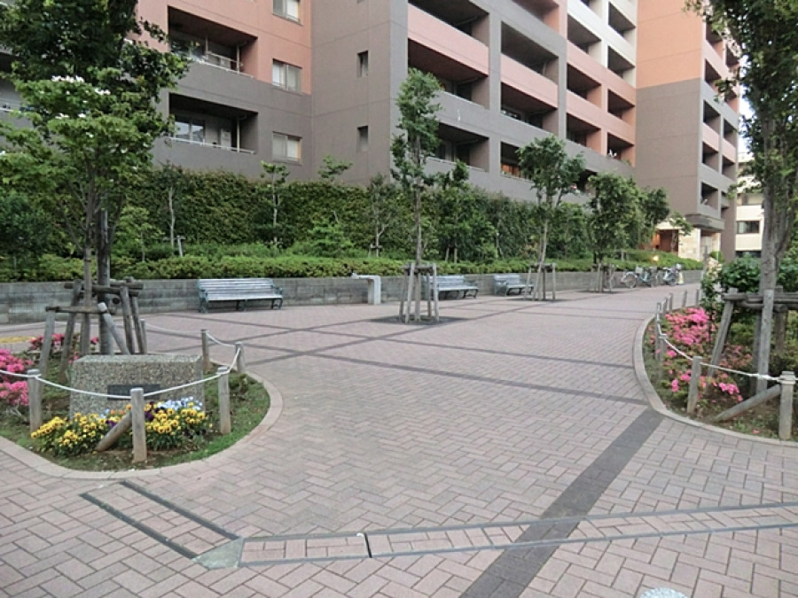鶴見中央三丁目第二公園まで約400m