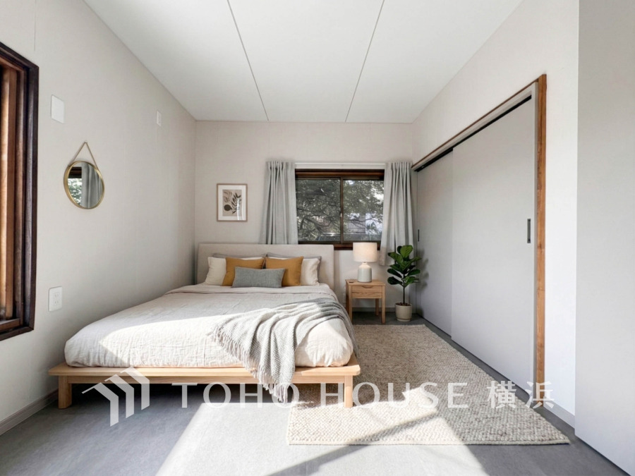 過ぎ行く時間をゆったりと感じることができる落ちついたプライベートルーム。リビングで楽しく過ごした後はゆっくり寛ぎの時間を満喫できます。静かな環境でリラックスタイムを愉しんで。（家具・小物はAI加工）