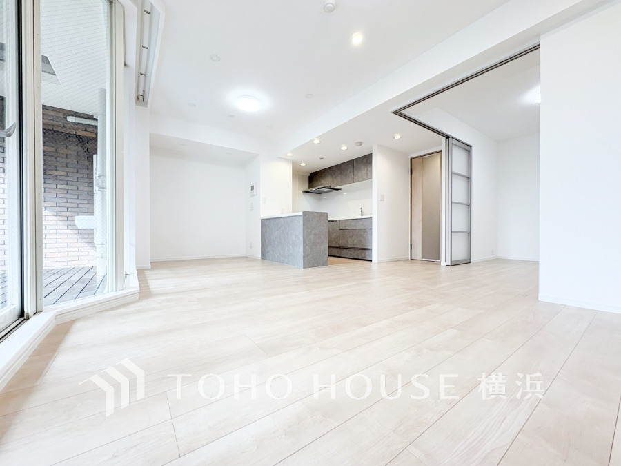 ご家族やお客様との時間など、多くの時を刻む空間。何気なく過ぎる時でさえも上質なひと時となる快適な空間を目指して。