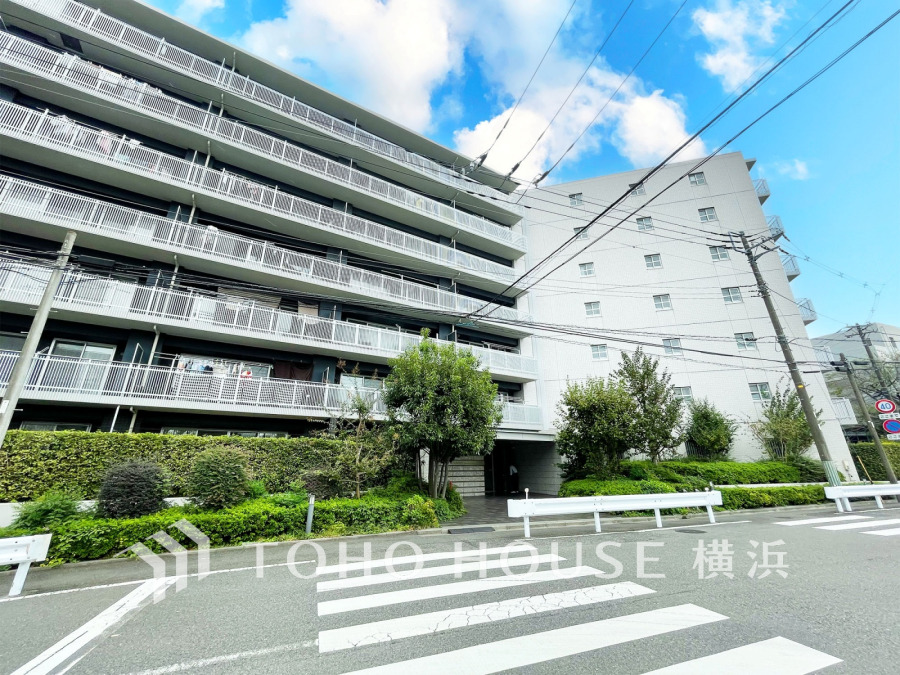 うららかな陽射しがどのお部屋にも降り注ぎますように、快適さを追求した間取設計。得難い立地環境での生活を恵みの豊かな永住の地へと変えてくれます。