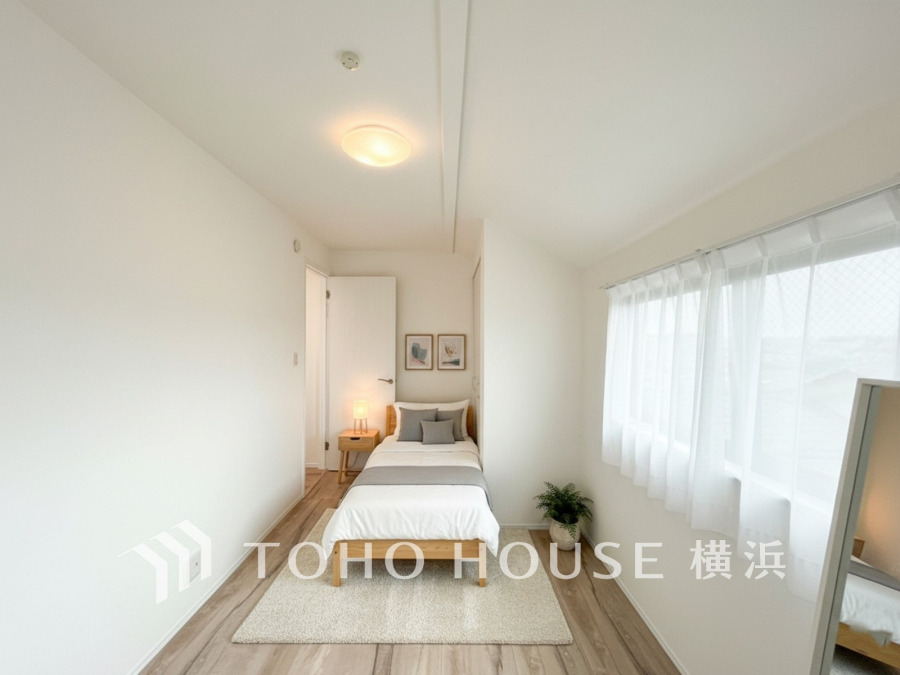 穏やかな風と陽光を導き、プライバシーに配慮された設計プランを採用し、居住性を一段と心地よいものにしています。明るく開放的な空間を演出しております。（家具はCGです）