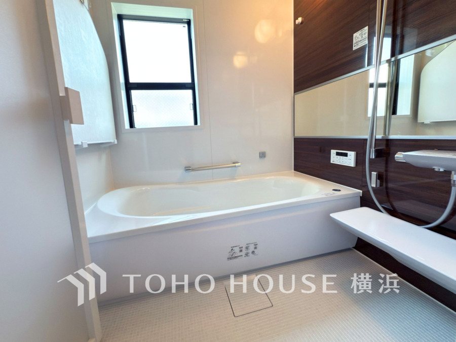 1日の疲れを取り心身を癒すことができる住まいの中のリラクゼーション空間、バスルーム。心からゆったりと寛いでいただけるよう、ゆとりのスペースを確保しています。