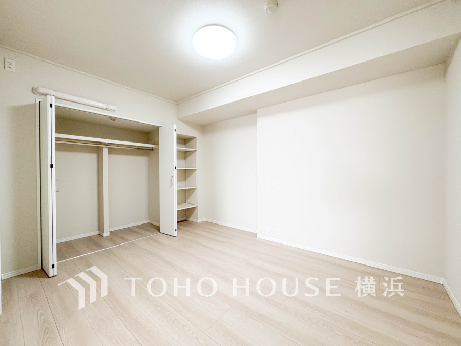 ゆとりと収納を確保した洋室。自分時間を充実させながら心豊かなひとときを過ごすための大切な空間です。
