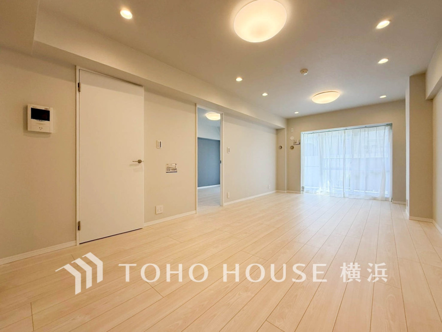 豊かな光が照らすこの場所は、たわいもない会話を楽しみ、ゆったりとした時間を過ごす場所。この場所から、家族の記憶が紡がれるでしょう。