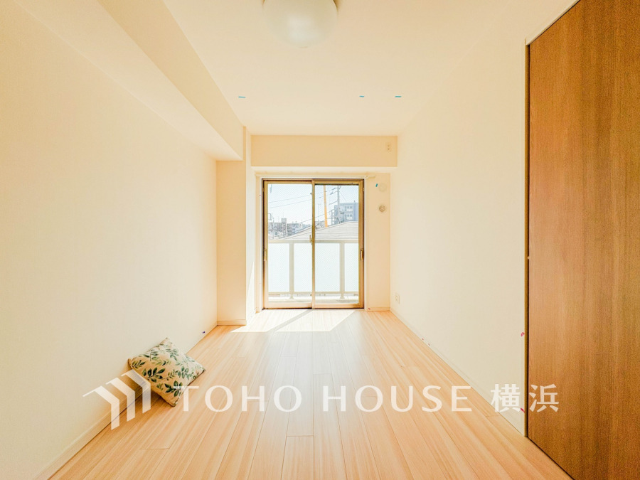 1日の疲れを癒し、心地よく寛げるようゆったりとした広さを確保しています。プライベートタイムをより優雅に穏やかに…。落ち着いた雰囲気を紡ぎます。