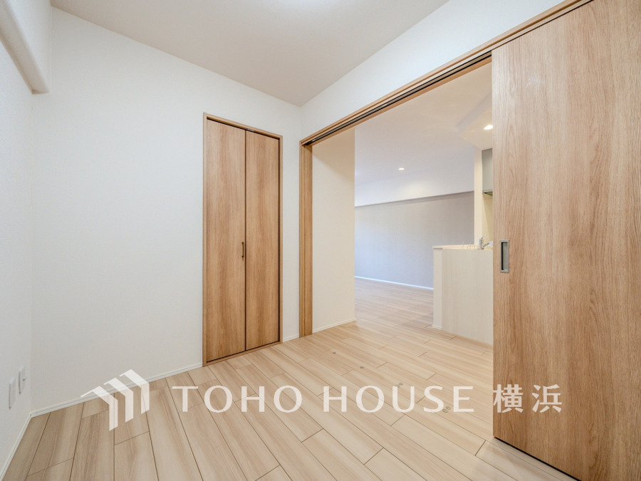 4.1帖の洋室は、引き戸を開け放してLDK空間を共有しながら開放的に使うこともできます。
