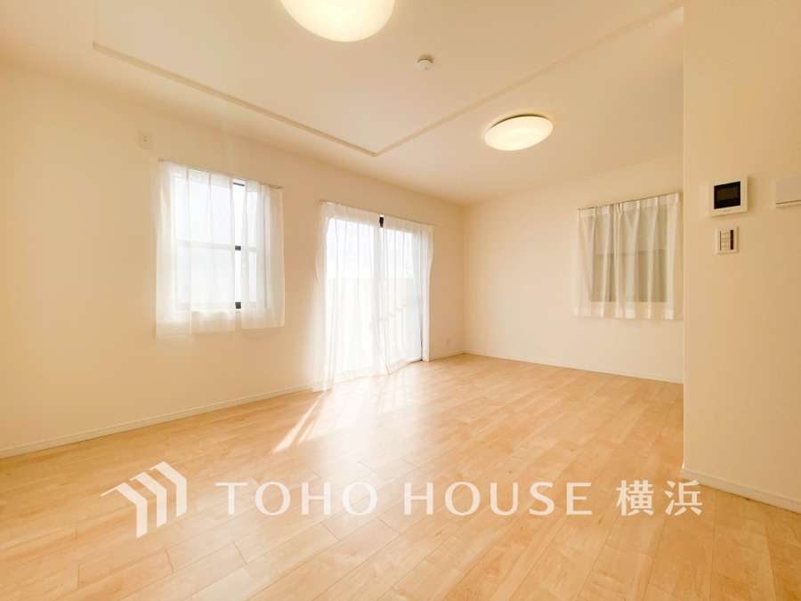ご家族やお友達との時間など、多くの時を刻む空間。何気なく過ぎる時でさえも上質なひと時となる快適な空間を目指して。