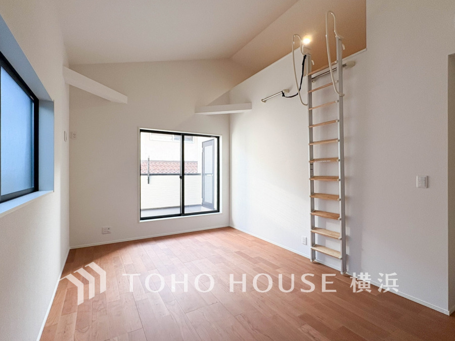 感性を育むプライベートルームはシンプルでスマートな空間。好みの空間で読書をしたり、音楽を聞いたりと一人の時間も充実したものにできます。