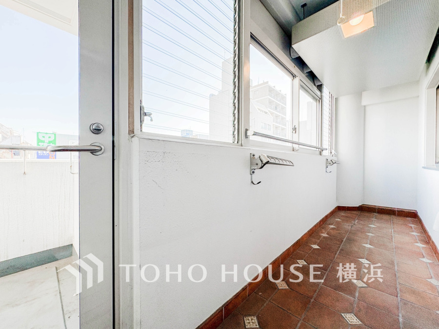 太陽に愛された邸は、陽当り・通風に優れた魅力的で快適さを追求した邸宅でした。ここに住むからこそ意味がある。