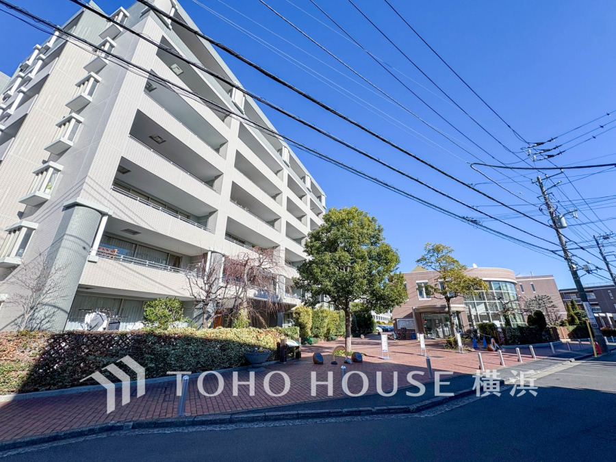 時代が流れても変わらぬ価値、刻まれた年月の積み重ねがあるからこそのやすらぎを感じる佇まい。安心感と同時に未来へも続く悠々たる景観は、落ち着きと安心感を感じられることでしょう。