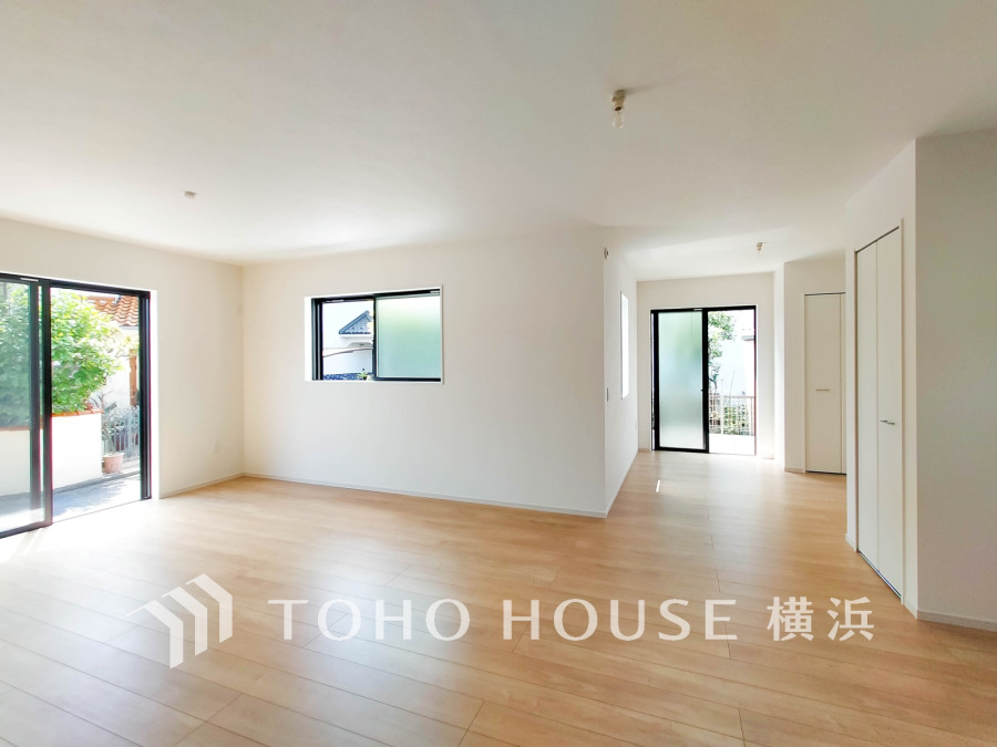 太陽の恵みを受けた明るい空間。吹きぬける風を感じながら爽やかで風通しの良い暮らしが叶います。
