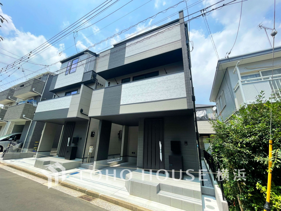洗練された上質感を感じるスタイリッシュな邸宅。ゆとりある住空間を確保した都市型3階建て住宅。（B棟）