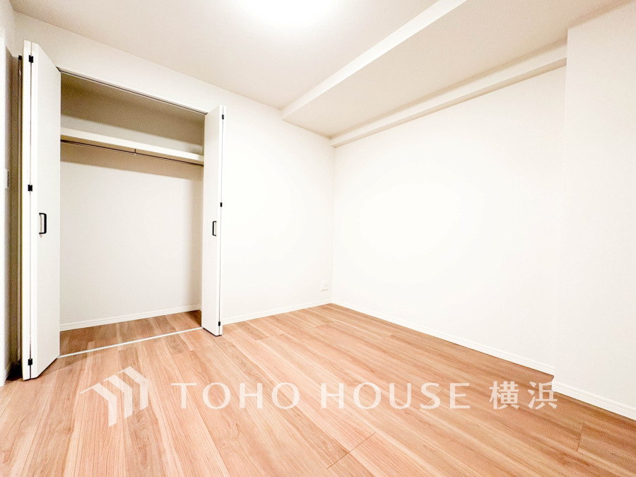 快適に過ごす条件は、一人ひとり違います。飾リ過ぎないシンプルな内装と偏り過ぎないデザインで統一しております。居住していく中でオーナー様だけの【マイホーム】に創り上げて下さい。