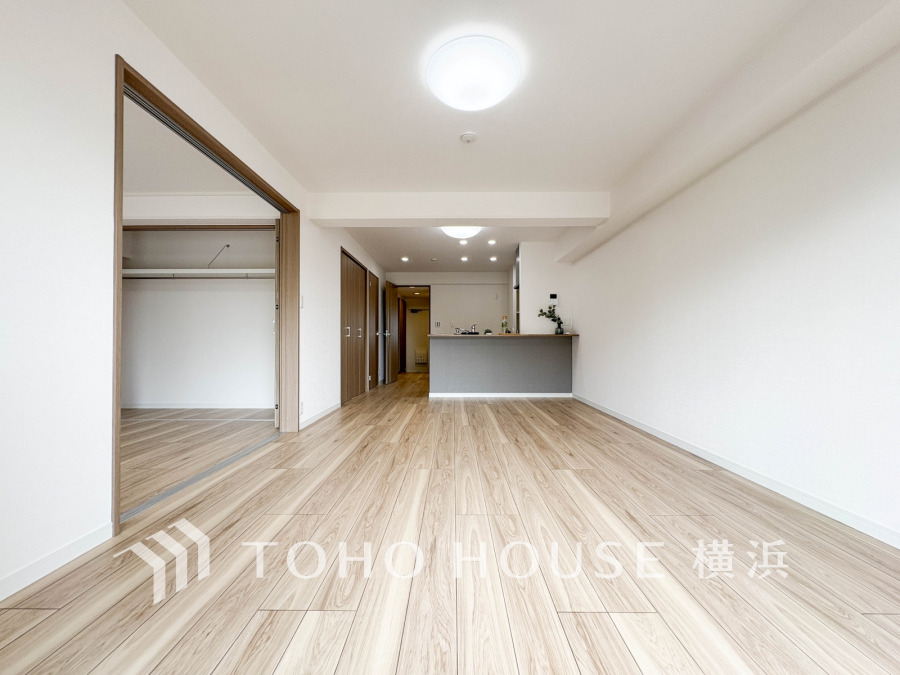 たくさんの想いが美しいカタチに彩られた時、そこにはひと時のくつろぎが生まれ、ゆっくりと愛着が育まれていきます。