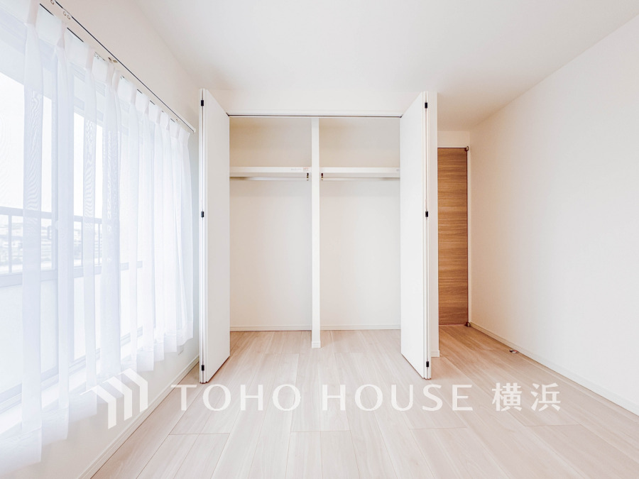 ゆとりと収納を確保した洋室。自分時間を充実させながら心豊かなひとときを過ごすための大切な空間です。
