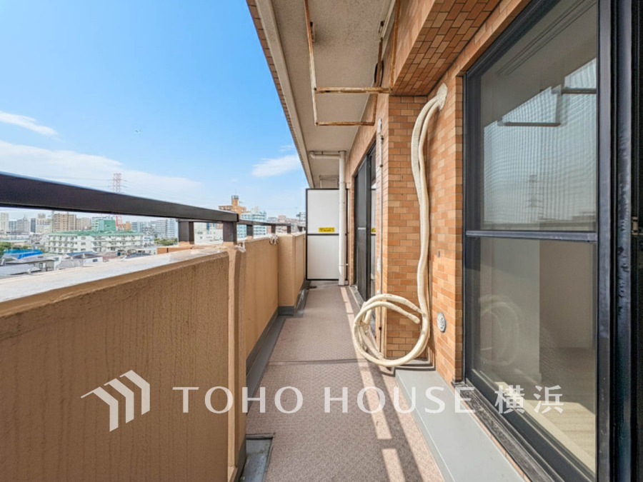 太陽に愛された邸は、陽当り・通風に優れた魅力的で快適さを追求した邸宅でした。ここに住むからこそ意味がある。