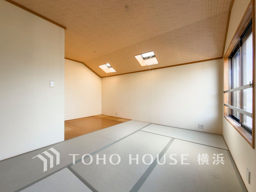 和室があることで落ち着きと癒しの空間が生まれます。来客時の客室としても利用できますし、お子様のプレイルームやお昼寝に最適なお部屋です。