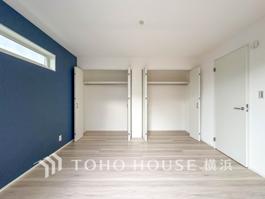 家族一人ひとりの大切なプライベート空間。趣味・感性で個性的に飾って頂けるようシンプルに仕上げてあります。自分時間を充実させながら心豊かなひとときを過ごすための大切な空間。