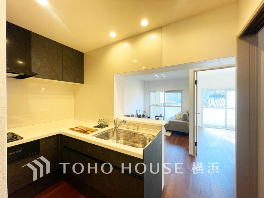 ご家族やお友達との時間など、多くの時を刻む空間。何気なく過ぎる時でさえも上質なひと時となる快適な空間を目指して。