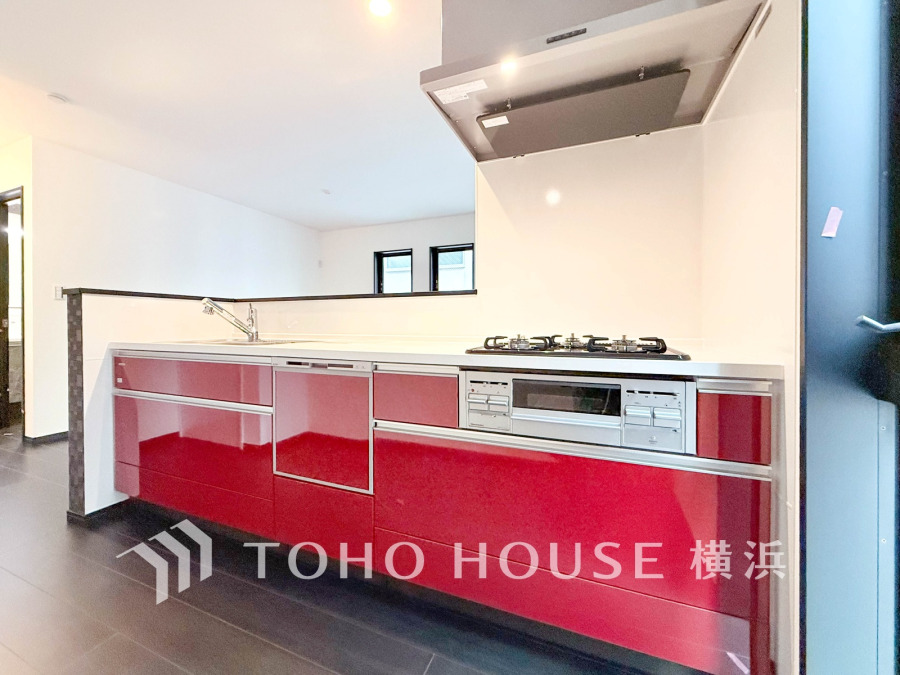 長い時間滞在するキッチンだからこそ、食事の準備を楽しい時間に、忙しい時でもスムーズに無駄なく作業できる、お手入れも簡単にできるなど、毎日を楽しくするキッチンスペースに仕上げました。