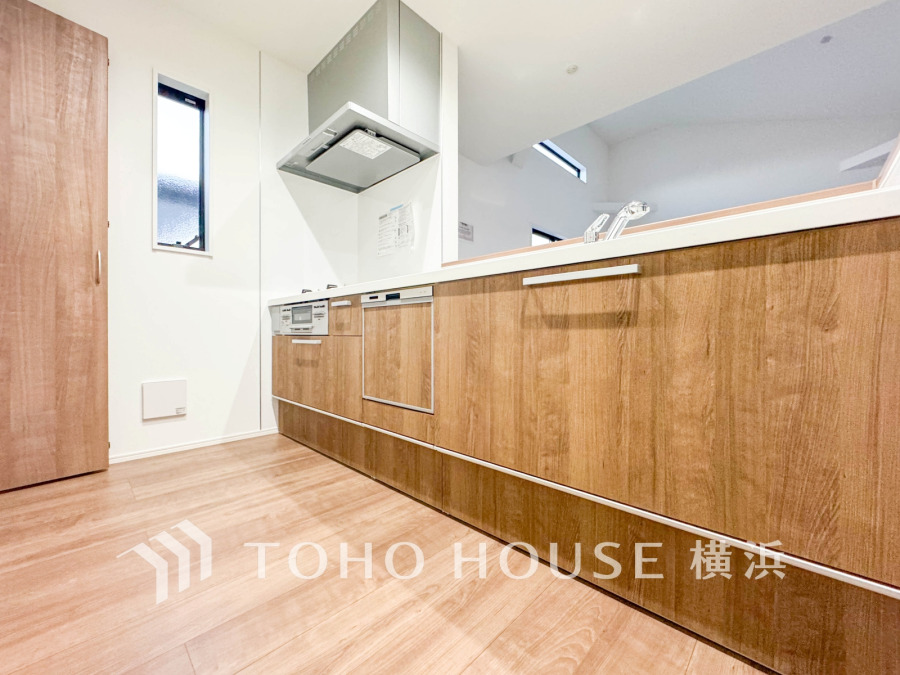 長い時間滞在するキッチンだからこそ、食事の準備を楽しい時間に、忙しい時でもスムーズに無駄なく作業できる、お手入れも簡単にできるなど、毎日を楽しくするキッチンスペースに仕上げました。