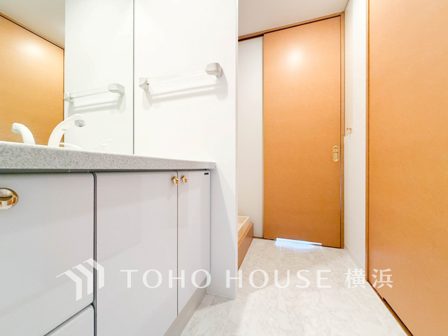 一日の始まりと終わりを心地よく演出してくれる、多彩な機能が備えられたパウダールーム。心地よいリフレッシュ空間です。