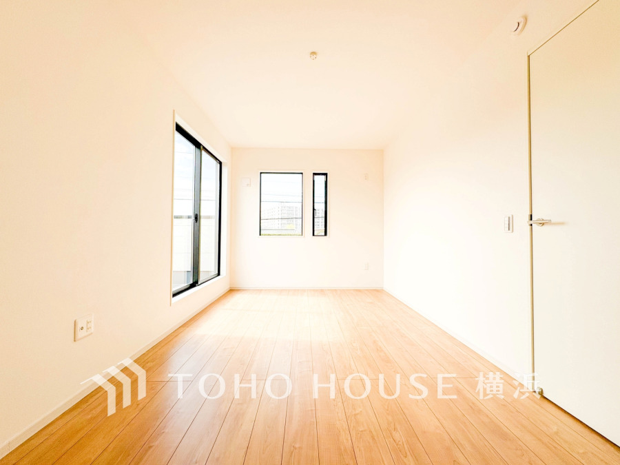 お客様の求める本当の“住み心地”とは何なのか。そのための一手間一工夫を惜しみません。街並みや周辺の環境に呼応しながら、美しく、そして毎日の暮らしを考慮した機能性の高い住まい。