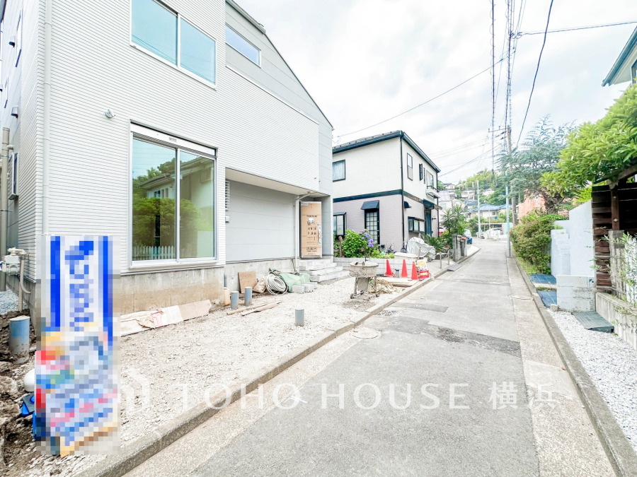 忙しく過ぎゆく日常を置き去るほど、ゆったりした時間が流れる住環境。『快適』は「家」と「街」と「環境」が調和した時に訪れるだと改めて感じさせてくれます。（2025年6月撮影）