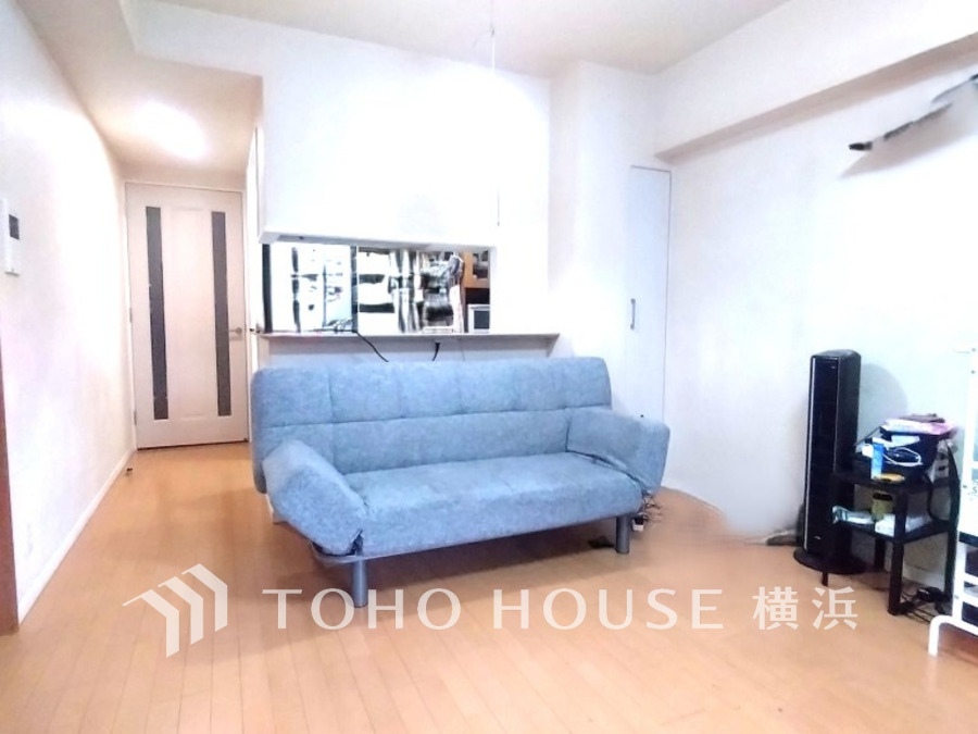 家族と過ごすひと時を溢れる光が優しく包み込むリビングダイニング。家族とともに、心穏やかに過ごすひととき。家族との時間、自分の時間を大切にできる空間がここにあります。