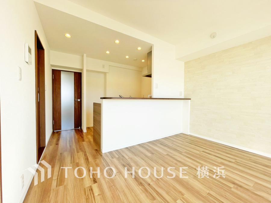 たくさんの想いが美しいカタチに彩られた時、そこにはひと時のくつろぎが生まれ、ゆっくりと愛着が育まれていきます。