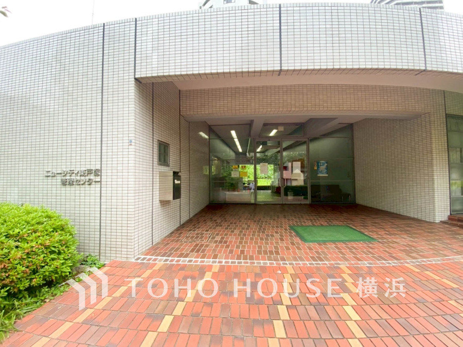 上質感漂うエントランス。めまぐるしく過ぎ行く日々の中でゆったりとした休息と癒しを提供してくれる居住者のプライベート空間があります。