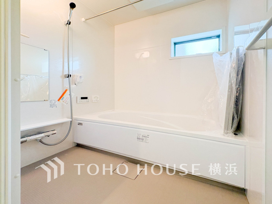 掃除のしやすさ・収納の便利さなど、おふろを使う人、お手入れする人、みんなにとっての「しあわせ性能」を追求したバスルームを採用いたしました。