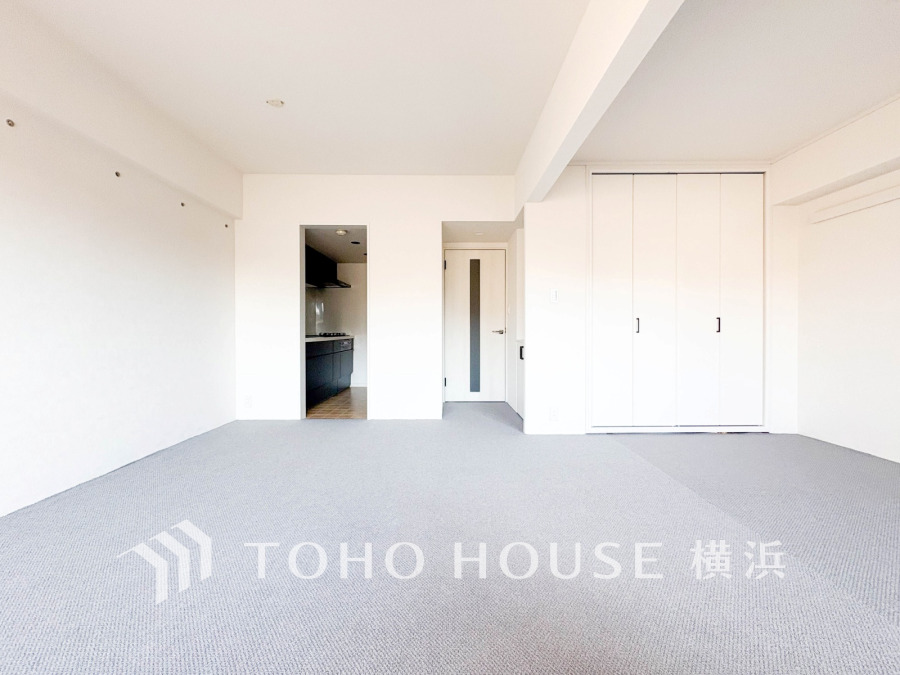 穏やかな時間の流れを楽しみ、寛ぎと笑顔が溢れるゆとりあるリビング空間。