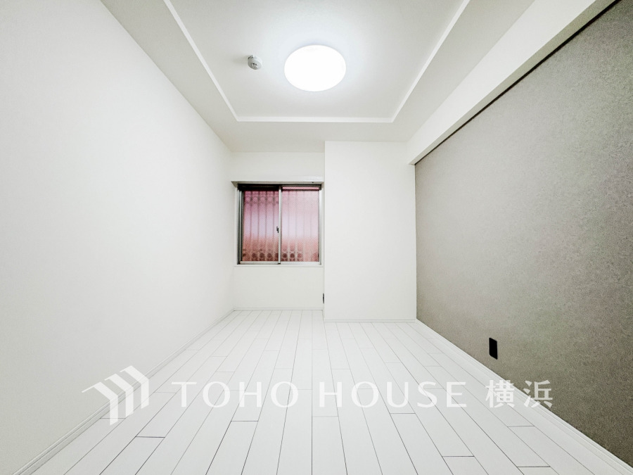 採光もアクセントの一つとして。プライベートルームにはやさしい光が射し込んでいて、この明るい好みの空間で読書をしたり、音楽を聞いたりと一人の時間も充実したものにできます。