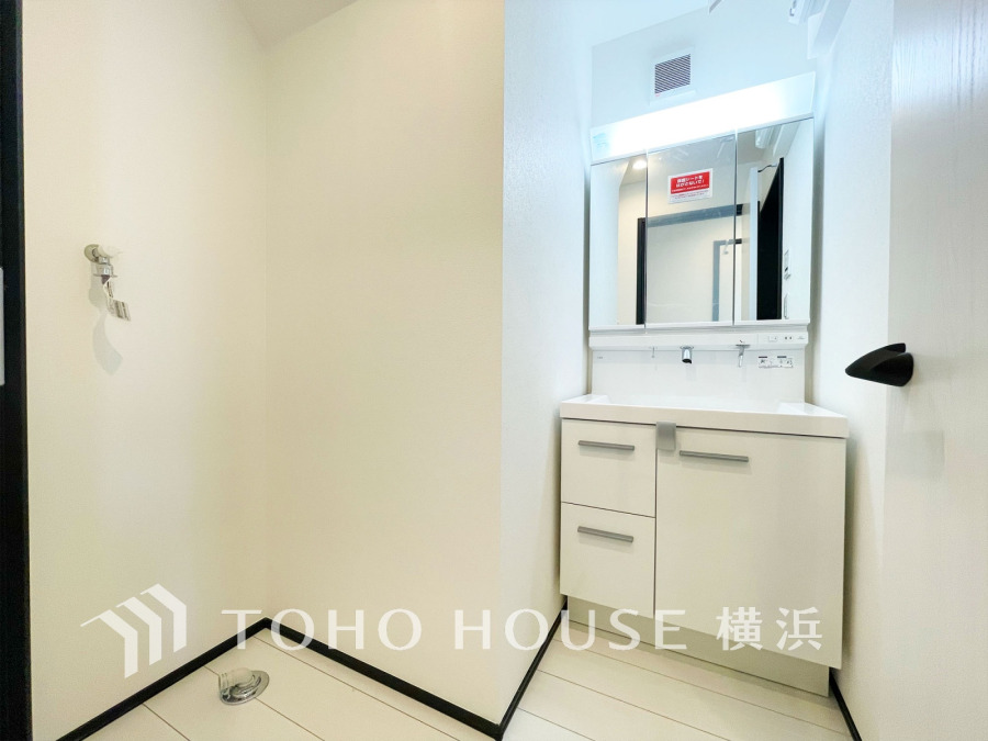 一日の始まりと終わりを心地よく演出してくれる、多彩な機能が備えられたパウダールーム。心地よいリフレッシュ空間です。