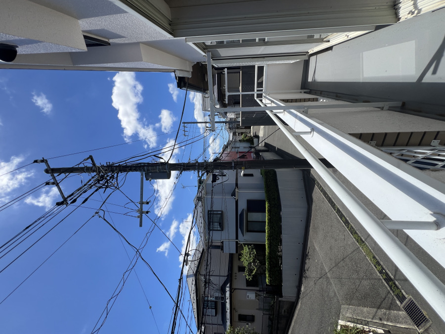 気持ちのいい空が見渡せる広いバルコニー。爽やかな風を感じて、心躍る素敵な暮らしがはじまります。