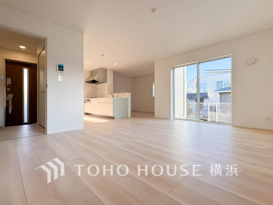 LDKは広々した大空間。家族やお客様との時間など、多くの時を刻む空間。何気なく過ぎる時でさえも上質なひと時となる快適な空間を目指して。