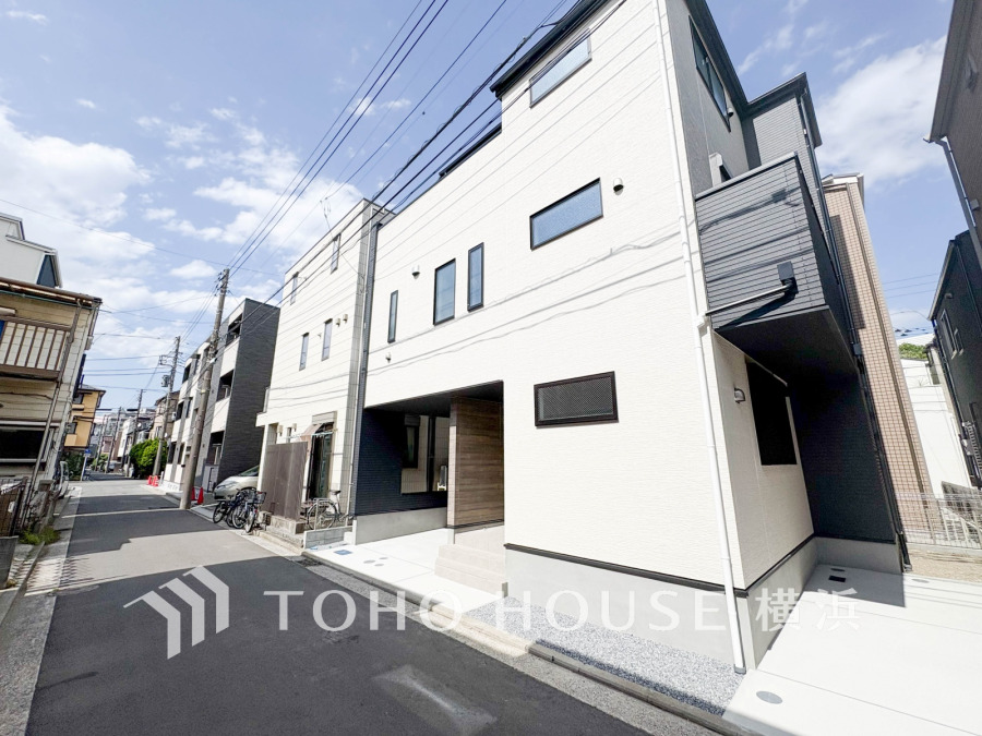 落ち着いた住宅街に誕生した邸宅。カースペース1台分あり。
