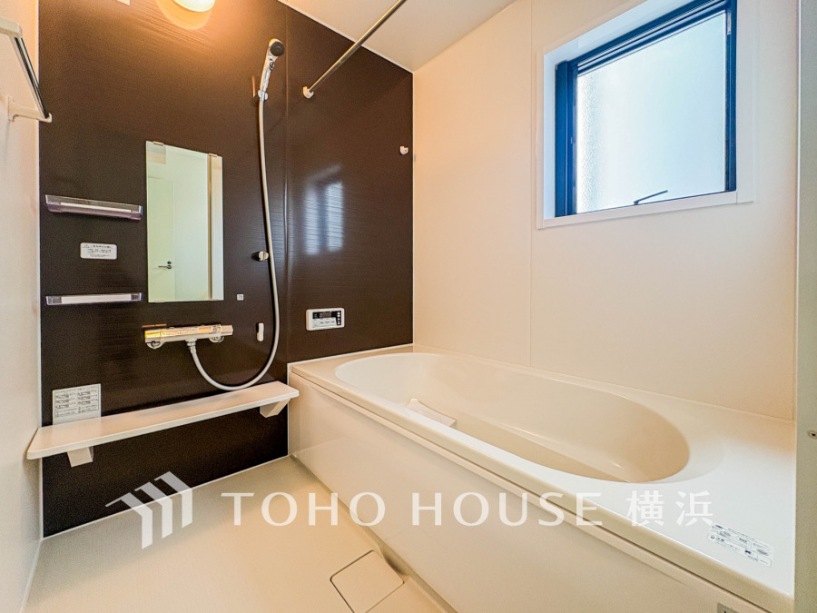 1日の疲れを取り心身を癒すことができる住まいの中のリラクゼーション空間、バスルーム。心からゆったりと寛いでいただけるよう、ゆとりのスペースを確保しています。