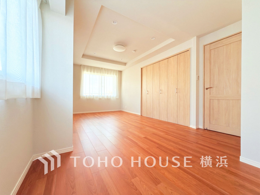 十分なゆとりと収納を確保した洋室。プライベートな自分時間を快適に過ごせるお部屋です。