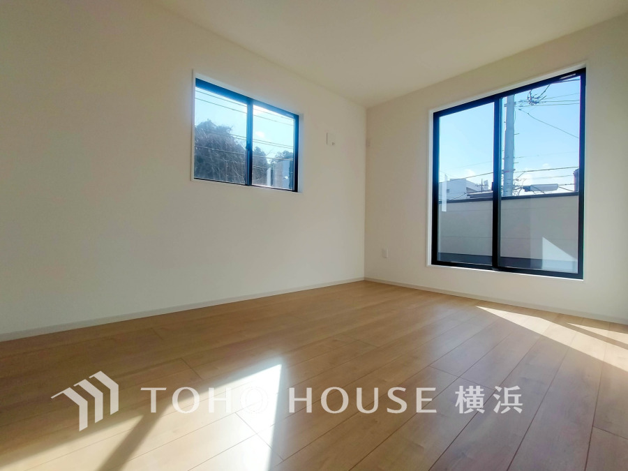 家族一人ひとりの大切なプライベート空間。趣味・感性で個性的に飾って頂けるようシンプルに仕上げてあります。自分時間を充実させながら心豊かなひとときを過ごすための大切な空間。