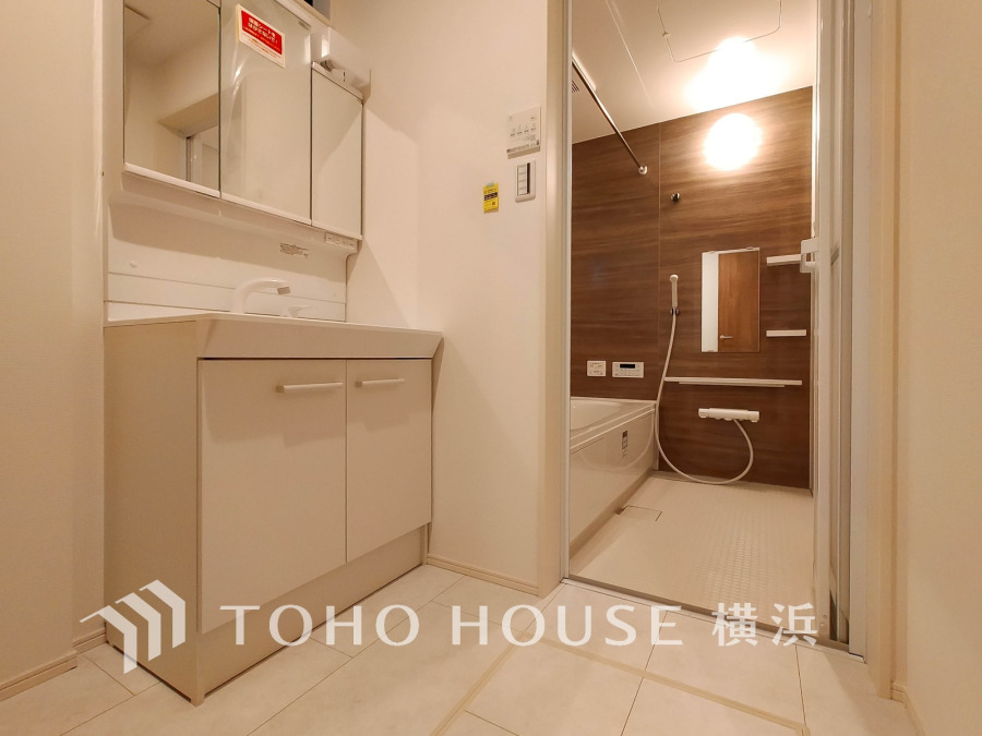 一日の始まりと終わりを心地よく演出してくれる、多彩な機能が備えられたパウダールーム。心地よいリフレッシュ空間です。