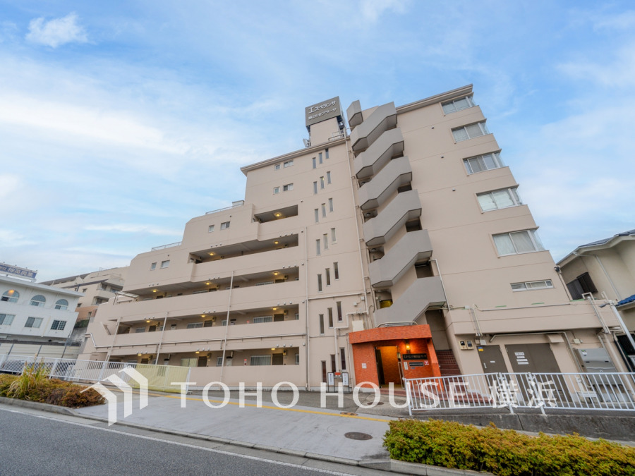 時間のゆとりと空間、爽やかな陽光がもたらす光と風を贅沢なまでに感じる暮らしが始まります。
