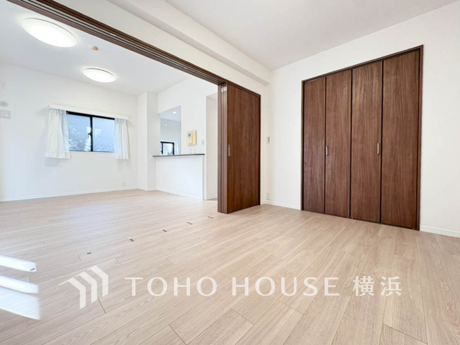 家族一人ひとりの大切なプライベート空間。趣味・感性で自由に演出できるよう、シンプルに仕上げた空間。暮らし心地を大きく左右する収納を、適材適所に配置し、使い勝手にも考慮しました。